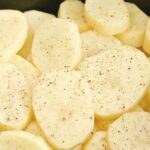 Roasted Red Pepper, Spinach, and Mozzarella Stuffed Chicken: A Flavor Explosion in Every Bite 🍗🌶️🧀